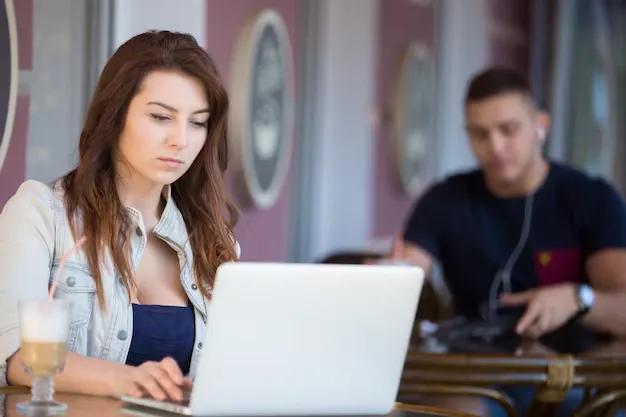 Are You An Arts Student Struggling to Choose The Right MBA Course? 