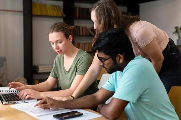Amity Online 10 Benefits of Continuous Education for Career Advancement