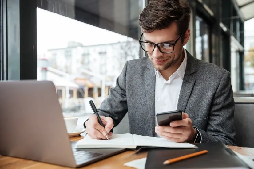 Amity Online Benefits of Online Courses for CAs and Bankers
