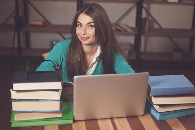 Amity Online How to Get Admission to Amity Online’s B.Com + MBA Program?