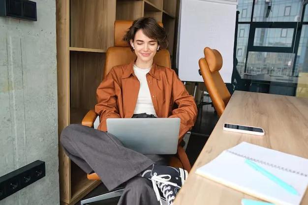 Amity Online Prepare for Hybrid Workspaces with an online MBA in HR