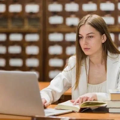 Amity Online benefits to choose public policy program