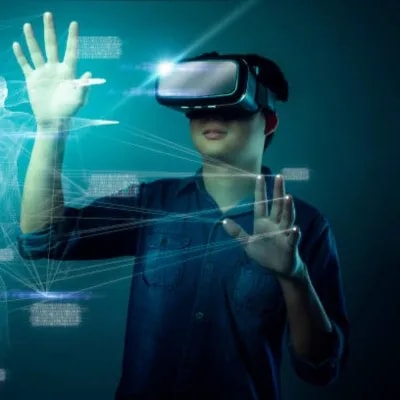 Amity Online Who should pursue an mca ar vr