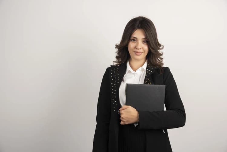 Amity Online Amity Online + Medvarsity Helps to build Healthcare Career