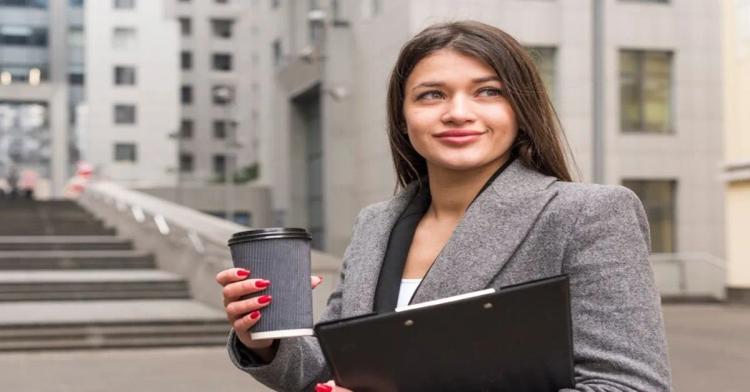 Amity Online MCom vs MBA