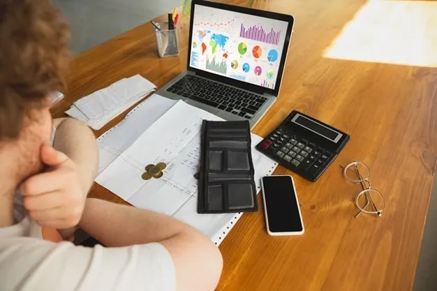 Amity Online diploma in accounting and finance