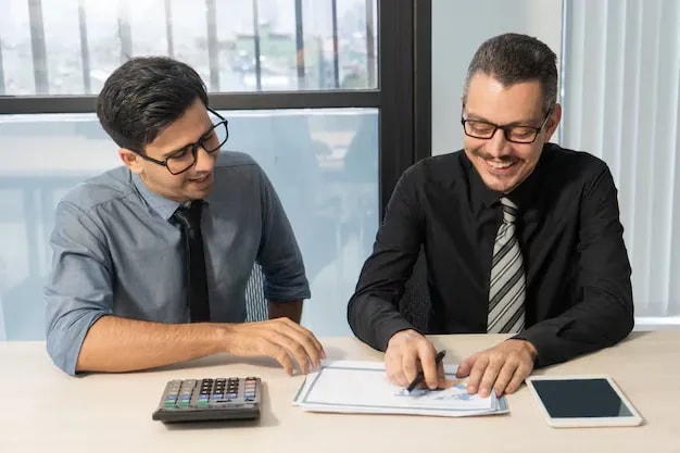Amity Online Charted accountants in the big four firms