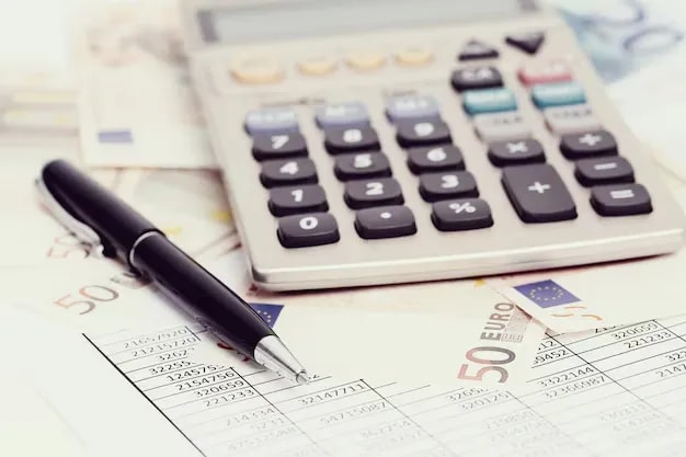 Amity Online Finance and Accounting Career