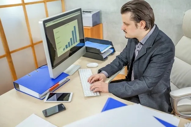 Amity Online Post graduate diploma in business management