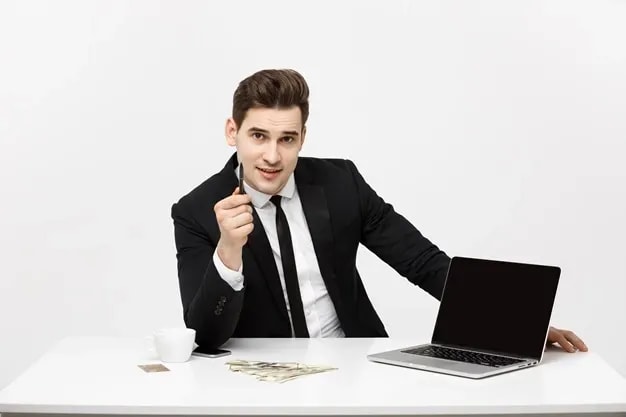 Amity Online salary of an investment banker