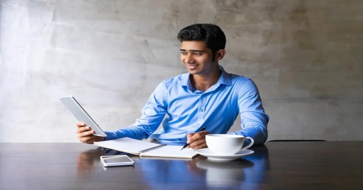 Amity Online BCom vs BBA - What to choose after 12th
