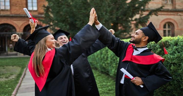 Amity Online UG Course Admission in 2024 is beneficial