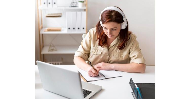 Amity Online Success in Online BCA Courses 2024