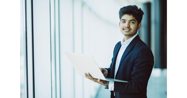 Amity Online Who Should Opt For Online Degree Courses?