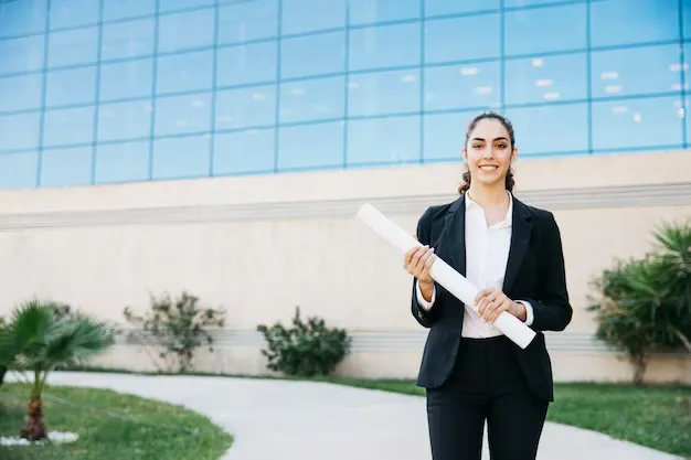 How to Choose the Right Online Business Degree for Future-Proofing Careers?