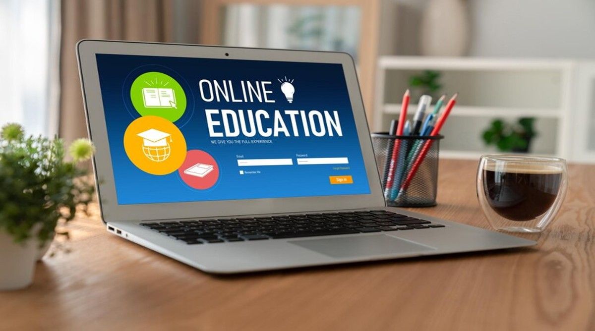 What is online education?