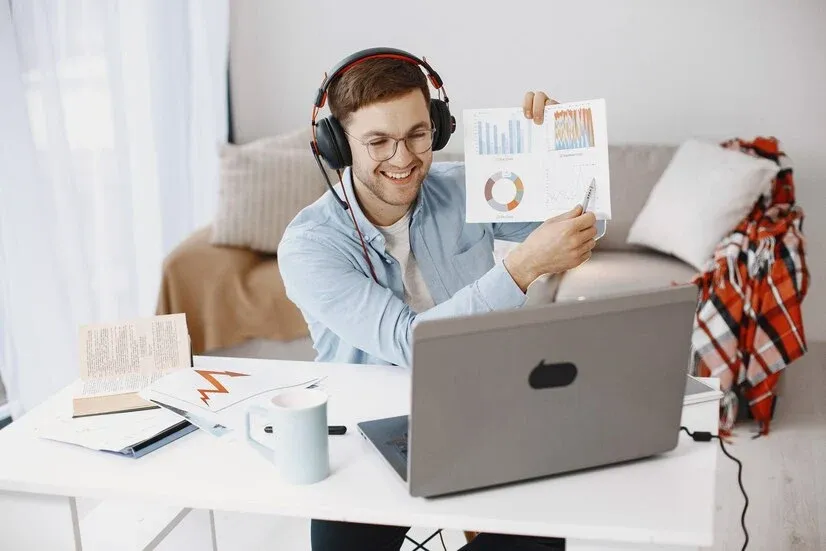 Online Learning and Traditional Classroom Learning