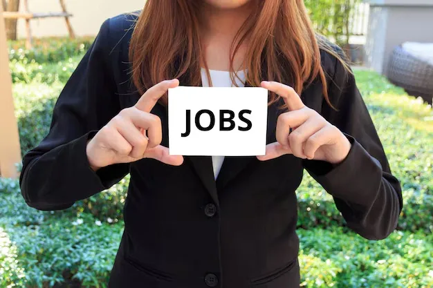 midsection-businesswoman-holding-paper-with-jobs-text-yard_1048944-30931196.webp