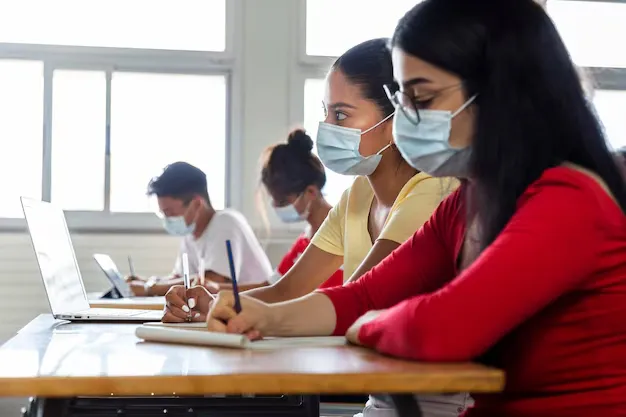 multiracial-teen-high-school-students-class-wearing-face-mask-copy-space-education-healthcare_411082-241.webp